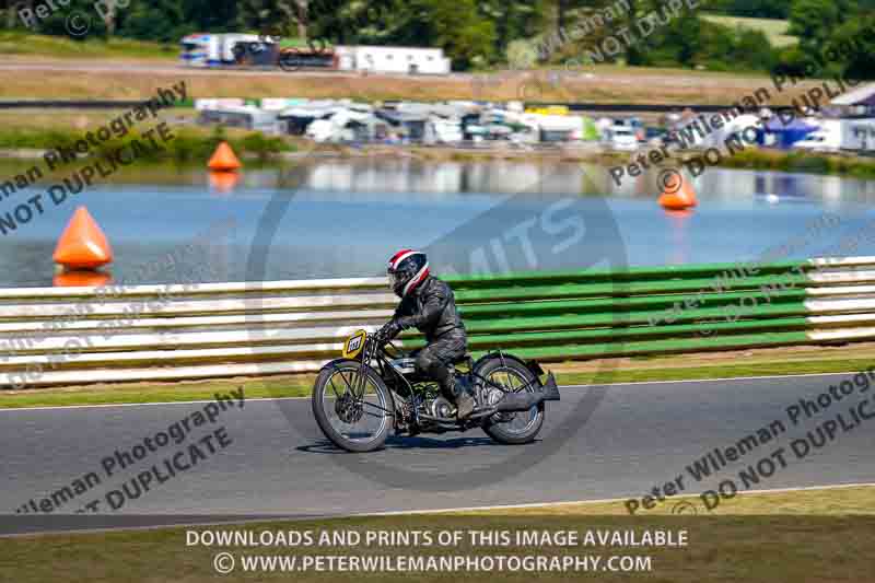 Vintage motorcycle club;eventdigitalimages;mallory park;mallory park trackday photographs;no limits trackdays;peter wileman photography;trackday digital images;trackday photos;vmcc festival 1000 bikes photographs